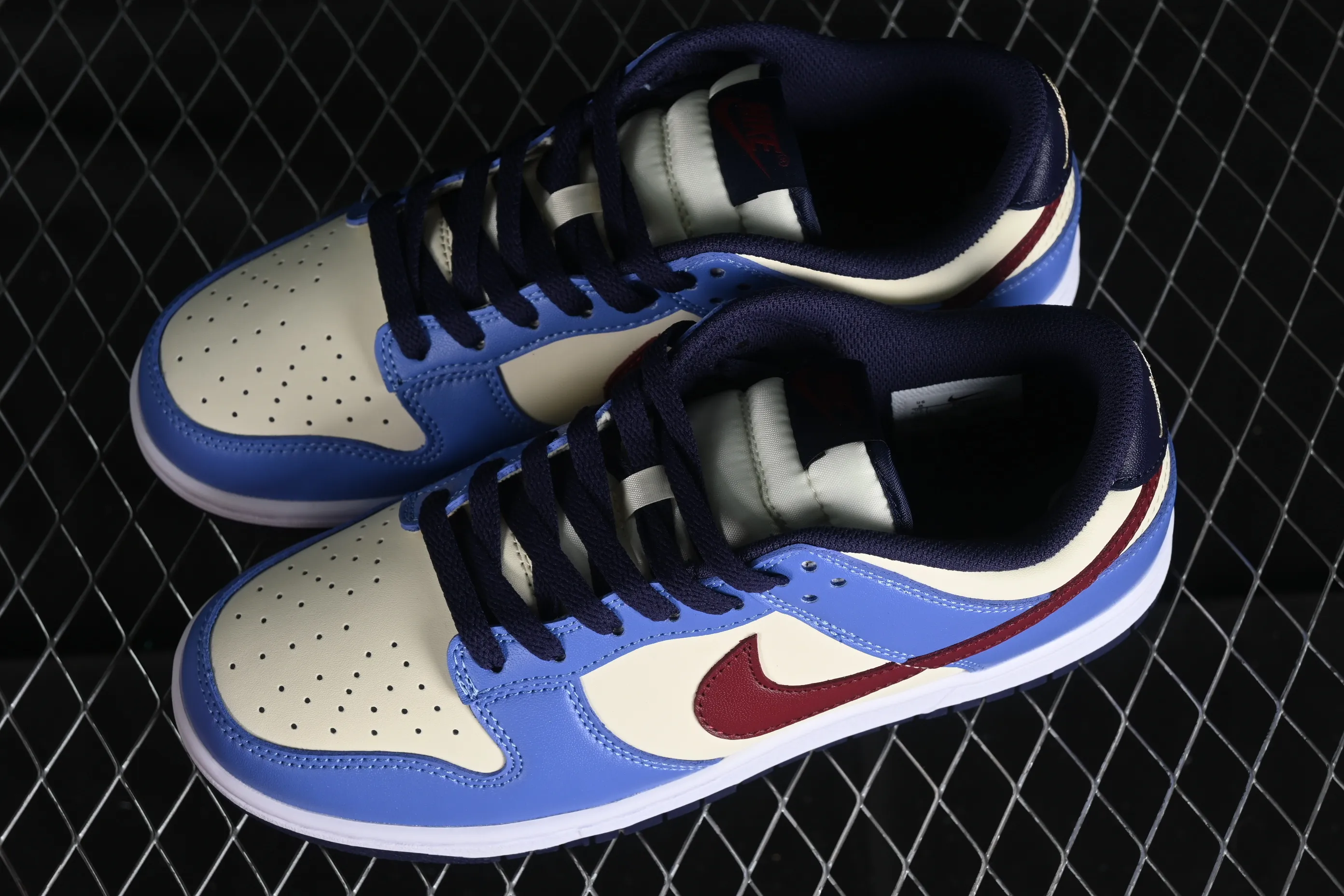 All categories Nk SB Dunk series Nk SB Dunk Low low-top sneakers Nk Dunk Low white, blue and red color SB low-top casual sneakers FV8119-161